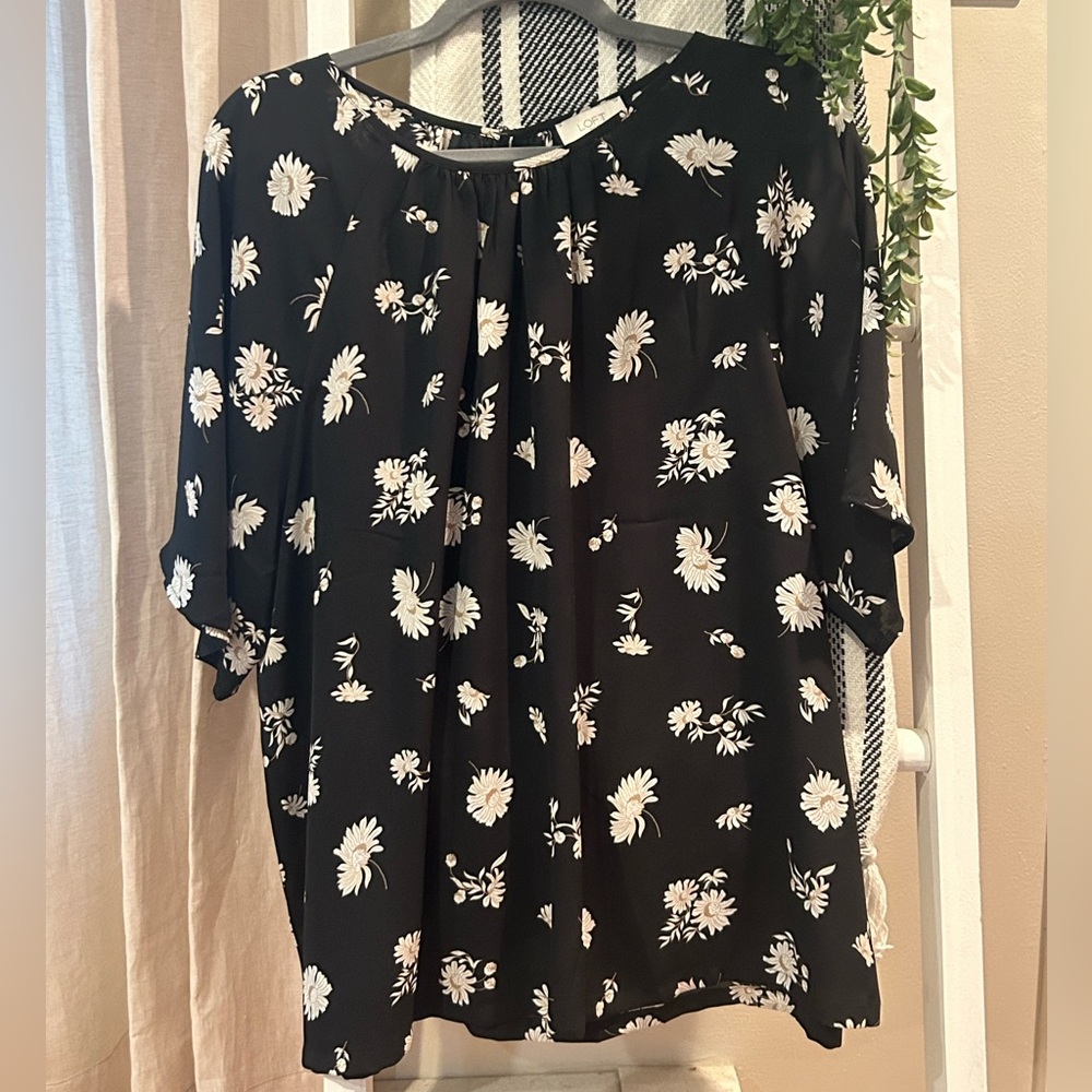 Lofts outlet XL Floral Black and White Women's Top